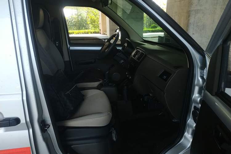 Used Wuling Rongguang S 2021 1.2L Base Model Window-Sealed 2-Seat LSI Car Right Front Seat