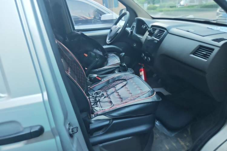 Used Wuling Rongguang S 2021 1.2L Base Model Window-Sealed 2-Seat LSI Car Right Front Seat
