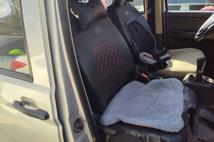 Used Wuling Rongguang S 2021 1.2L Standard Version with Power Steering 5-Seater LSI Right Front Seat
