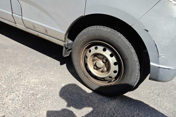Used Wuling Rongguang S 2021 1.2L Base Model 7-Seater LSI Right Front Wheel Hub
