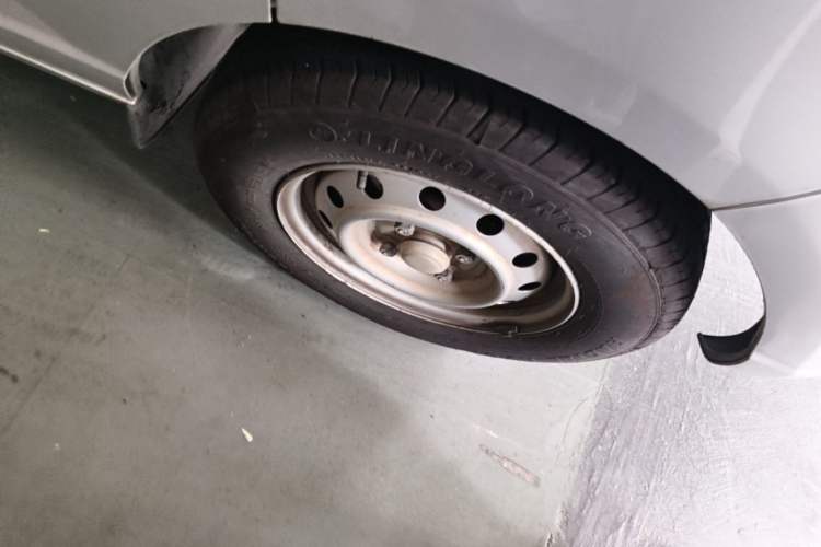 Used Wuling Rongguang S 2021 1.2L Base Model 5-Seater LSI Right Front Wheel Hub
