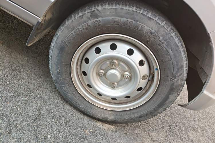 Used Wuling Rongguang S 2021 1.2L Base Model 5-Seater LSI Right Front Wheel Hub