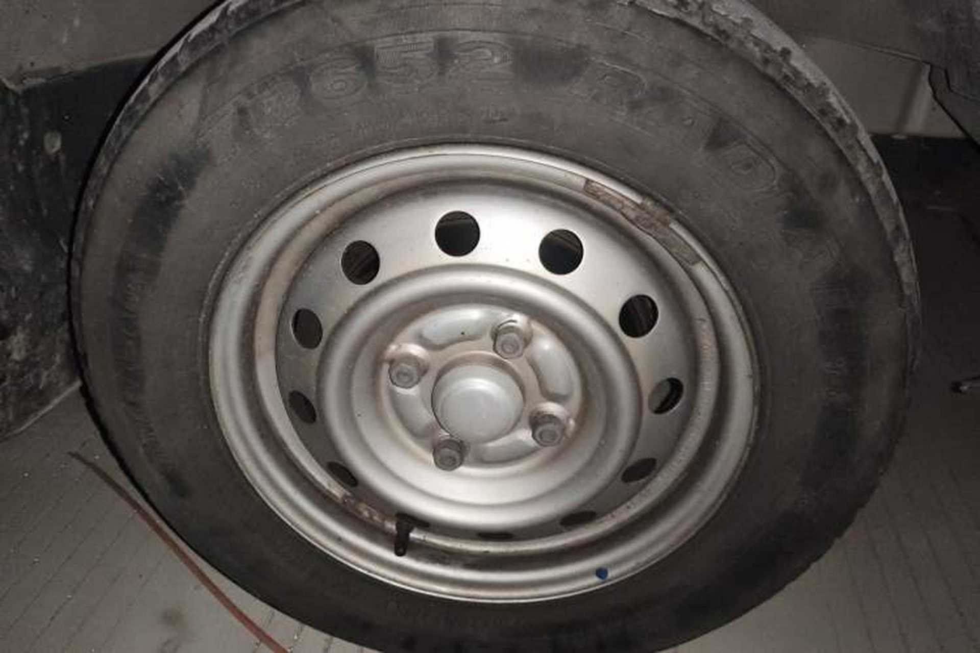 Used Wuling Rongguang S 2021 1.2L Base Model 5-Seater LSI Right Front Wheel Hub