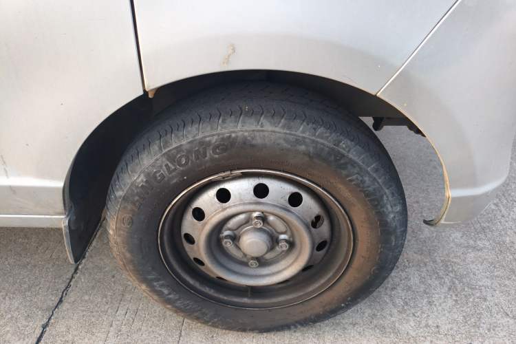 Used Wuling Rongguang S 2021 1.2L Base Model 5-Seater LSI Right Front Wheel Hub