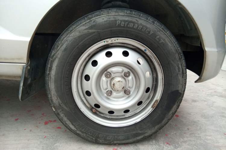 Used Wuling Rongguang S 2021 1.2L Base Model 7-Seater LSI Right Front Wheel Hub