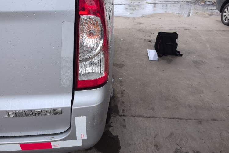 Used Wuling Rongguang S 2021 1.2L Base Model Window-Sealed 2-Seat LSI Car Right Rear Taillight