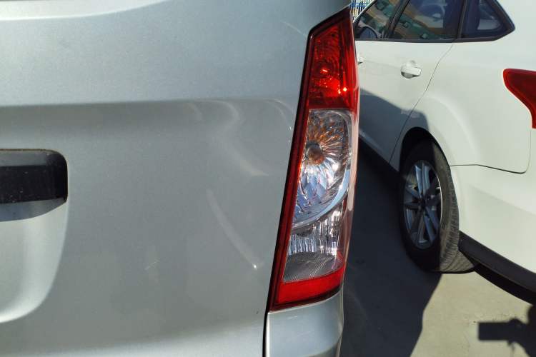 Used Wuling Rongguang S 2021 1.2L Standard Version with Power Steering 5-Seater LSI Right Rear Taillight