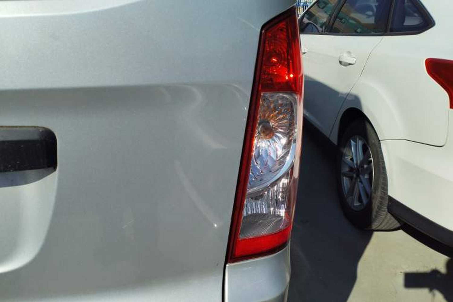 Used Wuling Rongguang S 2021 1.2L Standard Version with Power Steering 5-Seater LSI Right Rear Taillight