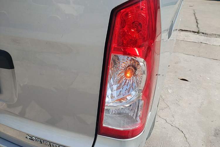 Used Wuling Rongguang S 2021 1.2L Base Model 5-Seater LSI Right Rear Taillight