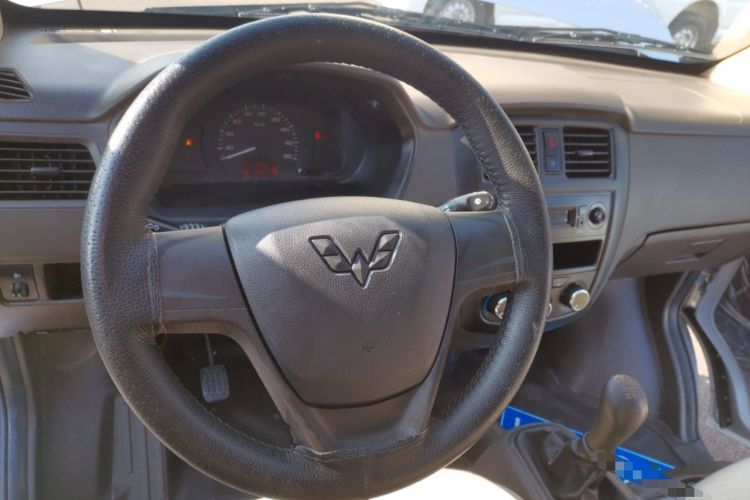 Used Wuling Rongguang S 2021 1.2L Base Model Window-Sealed 2-Seat LSI Car Steering Wheel