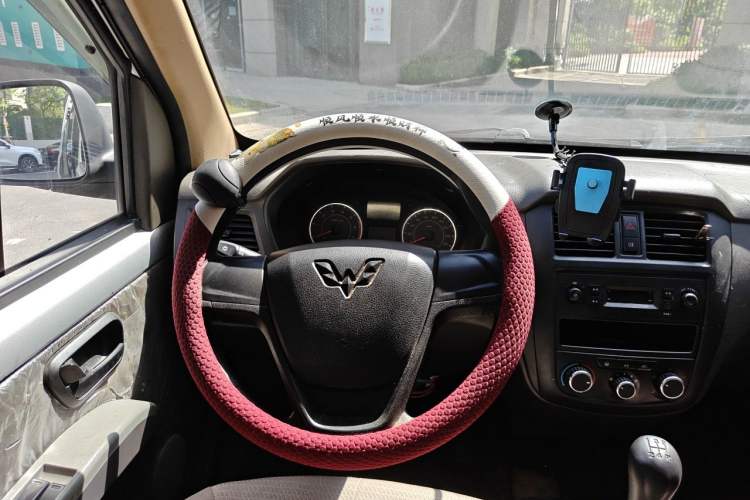 Used Wuling Rongguang S 2021 1.2L Base Model 7-Seater LSI Steering Wheel