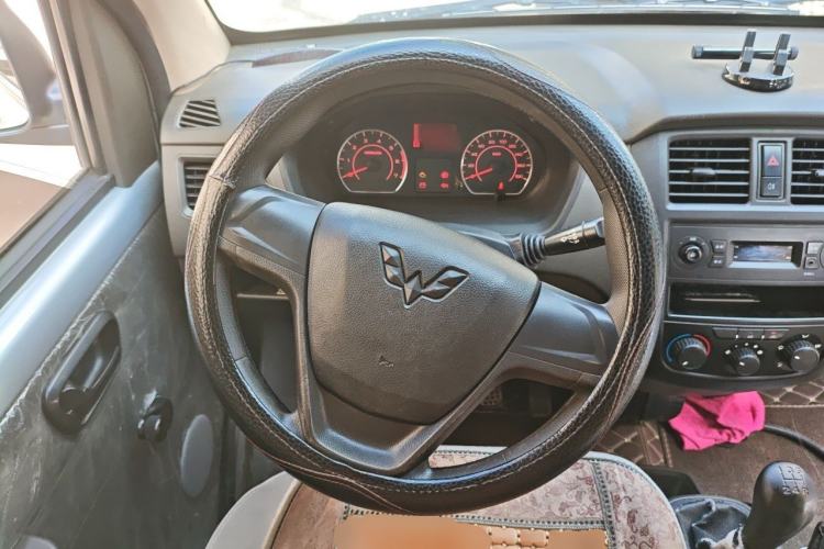 Used Wuling Rongguang S 2021 1.2L Base Model 5-Seater LSI Steering Wheel