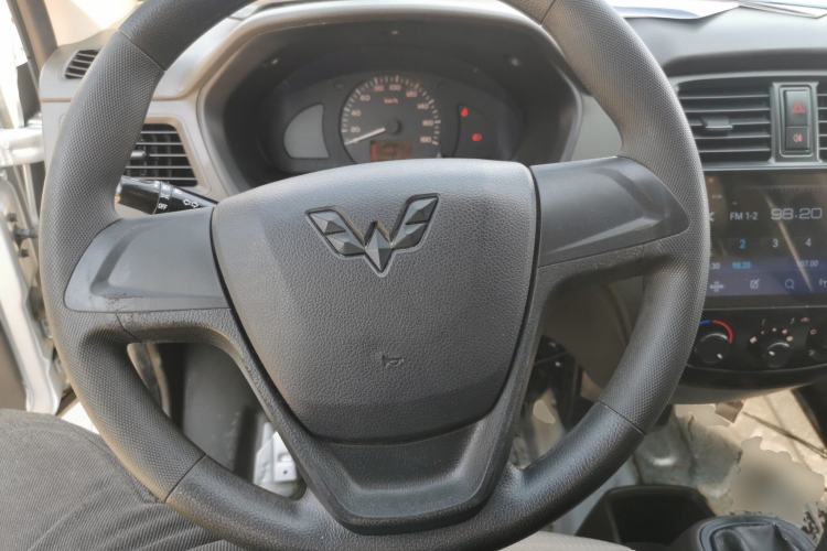 Used Wuling Rongguang S 2021 1.2L Base Model Window-Sealed 2-Seat LSI Car Steering Wheel
