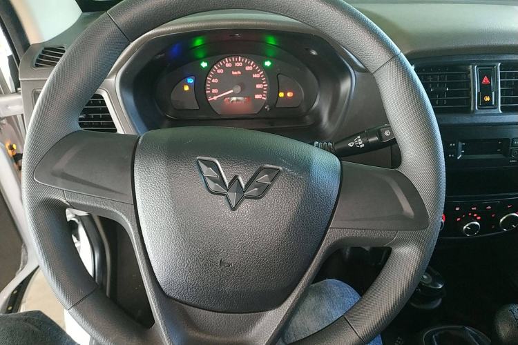 Used Wuling Rongguang S 2021 1.2L Base Model Window-Sealed 2-Seat LSI Car Steering Wheel