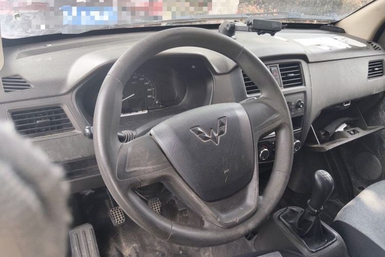 Used Wuling Rongguang S 2021 1.2L Base Model Window-Sealed 2-Seat LSI Car Steering Wheel