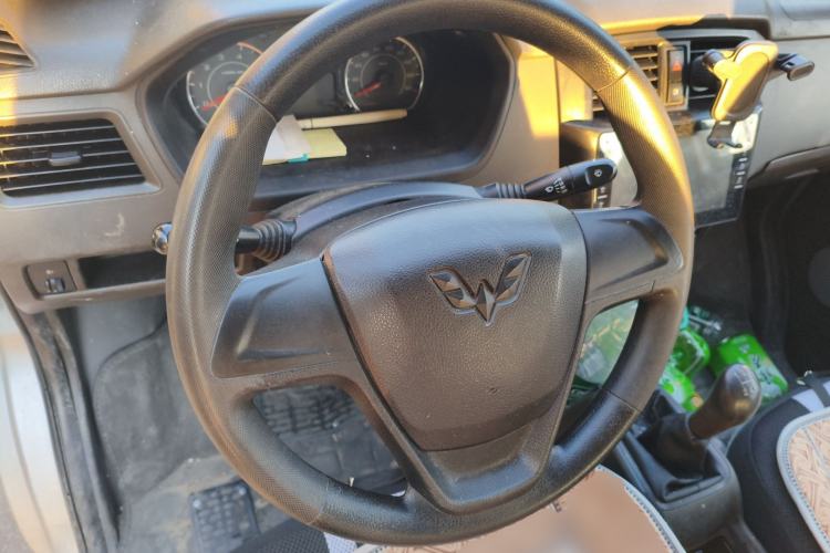 Used Wuling Rongguang S 2021 1.2L Base Model 5-Seater LSI Steering Wheel