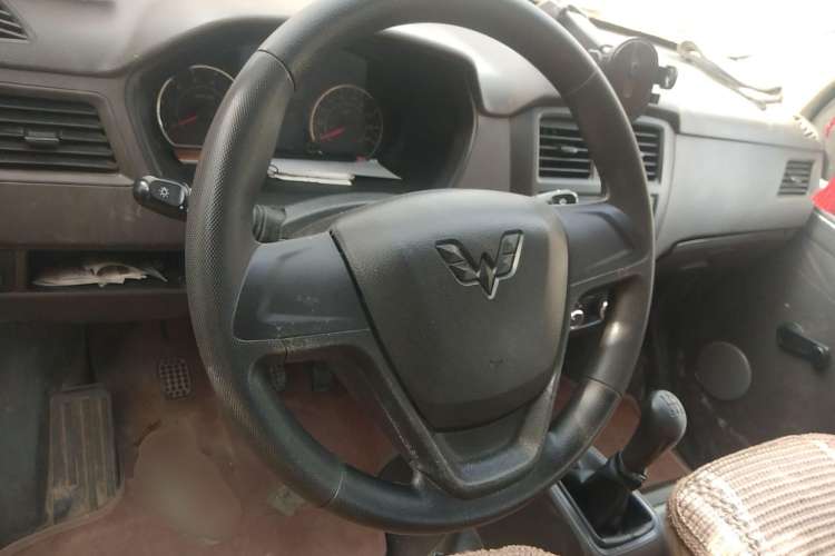 Used Wuling Rongguang S 2021 1.2L Base Model 7-Seater LSI Steering Wheel