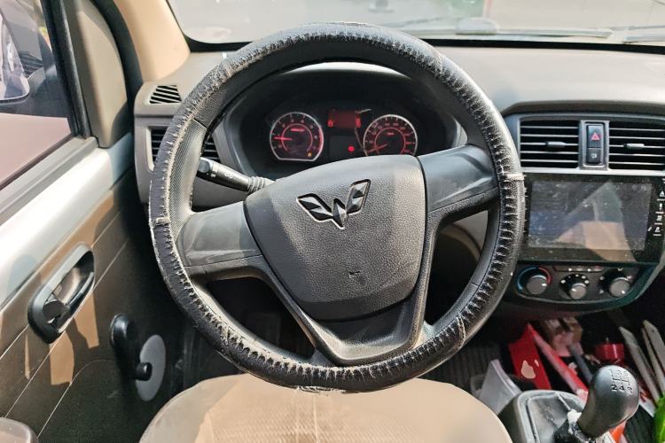 Used Wuling Rongguang S 2021 1.2L Base Model 5-Seater LSI Steering Wheel