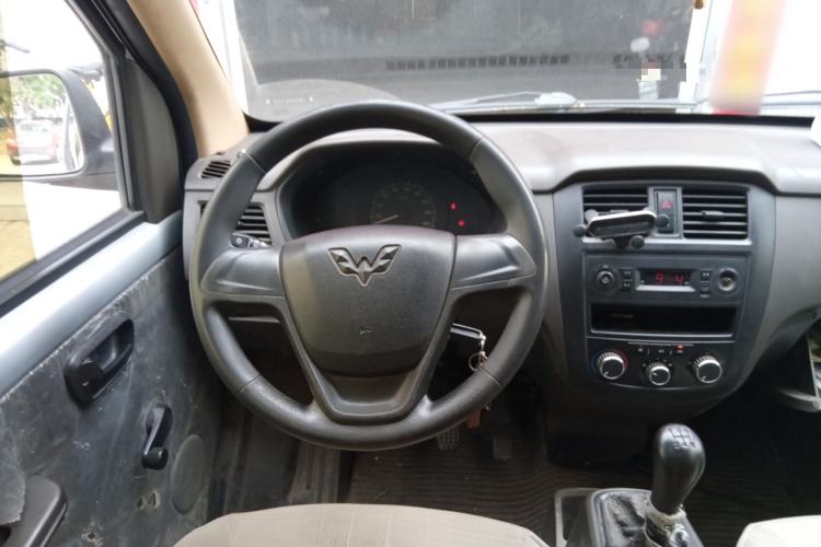 Used Wuling Rongguang S 2021 1.2L Base Model 7-Seater LSI Steering Wheel