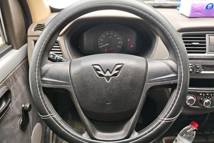 Used Wuling Rongguang S 2021 1.2L Base Model 5-Seater LSI Steering Wheel