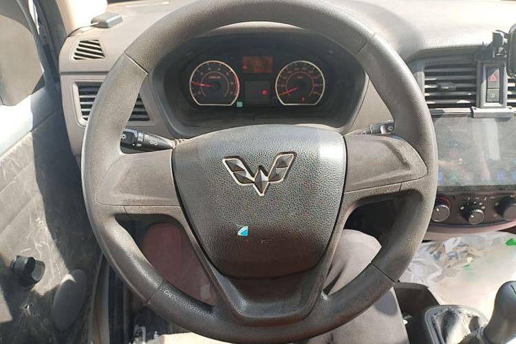 Used Wuling Rongguang S 2021 1.2L Base Model 5-Seater LSI Steering Wheel