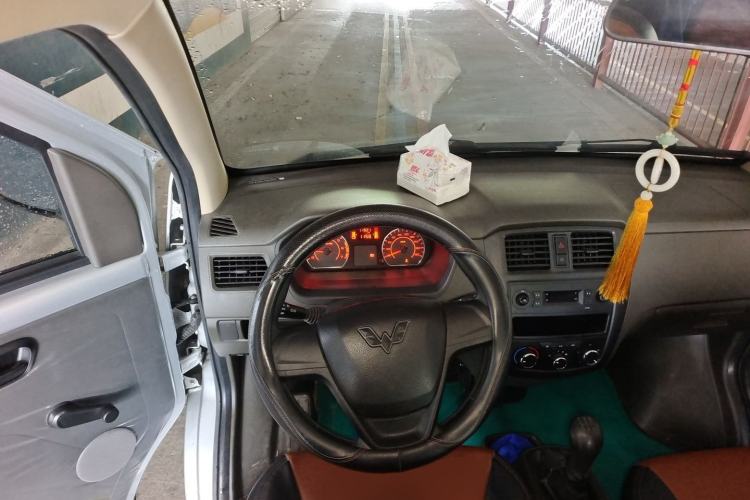 Used Wuling Rongguang S 2021 1.2L Base Model 7-Seater LSI Steering Wheel