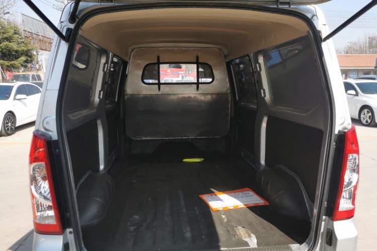 Used Wuling Rongguang S 2021 1.2L Base Model Window-Sealed 2-Seat LSI Car Trunk