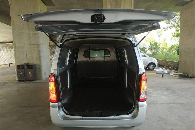 Used Wuling Rongguang S 2021 1.2L Base Model Window-Sealed 2-Seat LSI Car Trunk