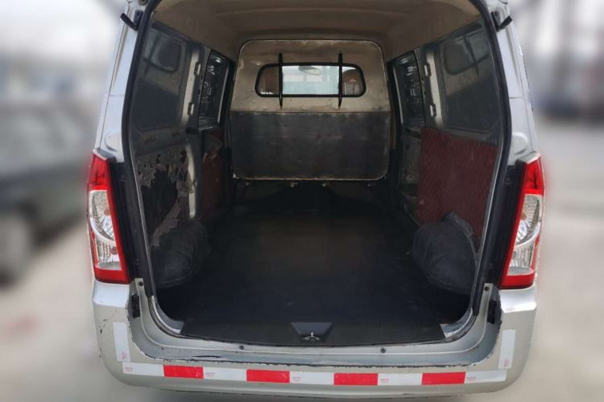 Used Wuling Rongguang S 2021 1.2L Base Model Window-Sealed 2-Seat LSI Car Trunk