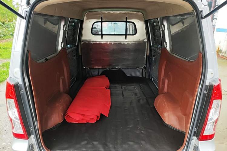 Used Wuling Rongguang S 2021 1.2L Base Model Window-Sealed 2-Seat LSI Car Trunk