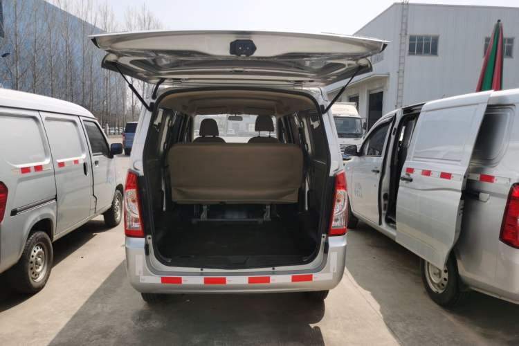Used Wuling Rongguang S 2021 1.2L Base Model Window-Sealed 5-Seat LSI Car Trunk