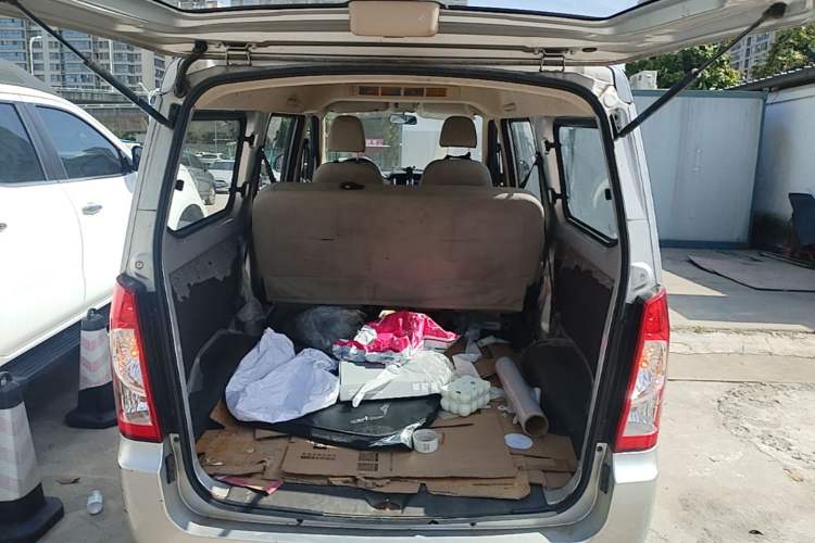 Used Wuling Rongguang S 2021 1.2L Base Model 5-Seater LSI Trunk