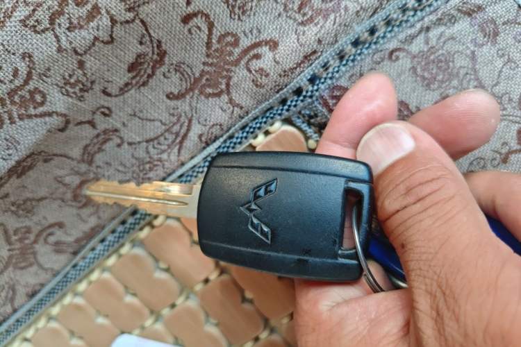 Used Wuling Rongguang S 2021 1.2L Base Model 5-Seater LSI Vehicle Key