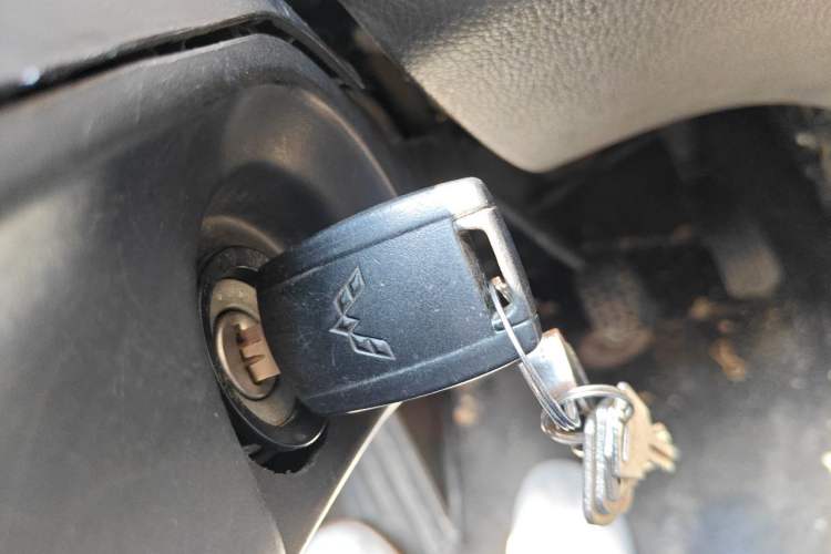 Used Wuling Rongguang S 2021 1.2L Base Model 7-Seater LSI Vehicle Key