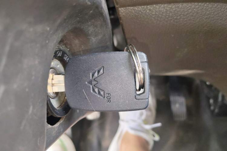 Used Wuling Rongguang S 2021 1.2L Base Model Window-Sealed 2-Seat LSI Car Vehicle Key