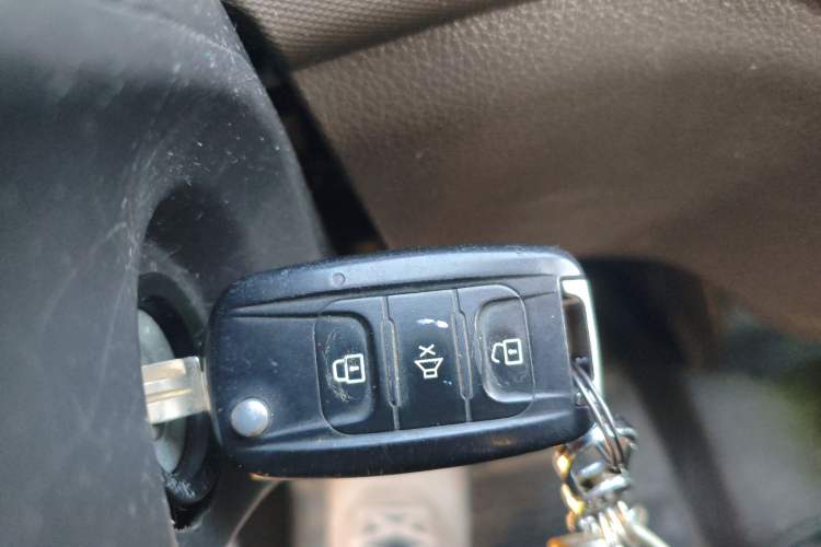 Used Wuling Rongguang S 2021 1.2L Base Model 5-Seater LSI Vehicle Key