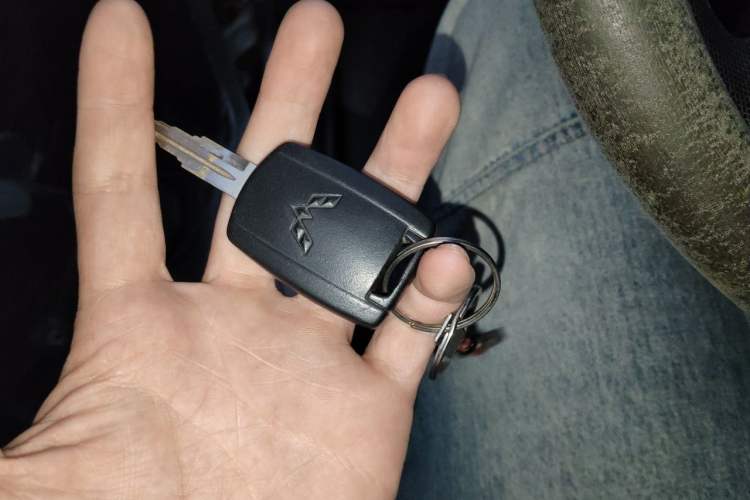 Used Wuling Rongguang S 2021 1.2L Base Model 7-Seater LSI Vehicle Key