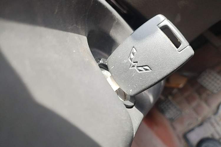 Used Wuling Rongguang S 2021 1.2L Base Model 5-Seater LSI Vehicle Key