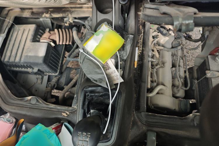 Used Wuling Rongguang S 2021 1.2L Base Model Window-Sealed 2-Seat LSI Car Engine Bay