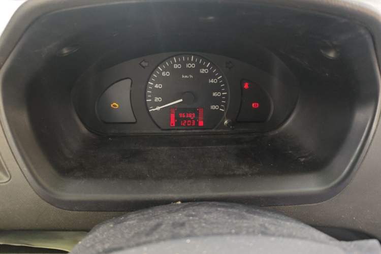 Used Wuling Rongguang S 2021 1.2L Base Model Window-Sealed 2-Seat LSI Car Odometer Close Up