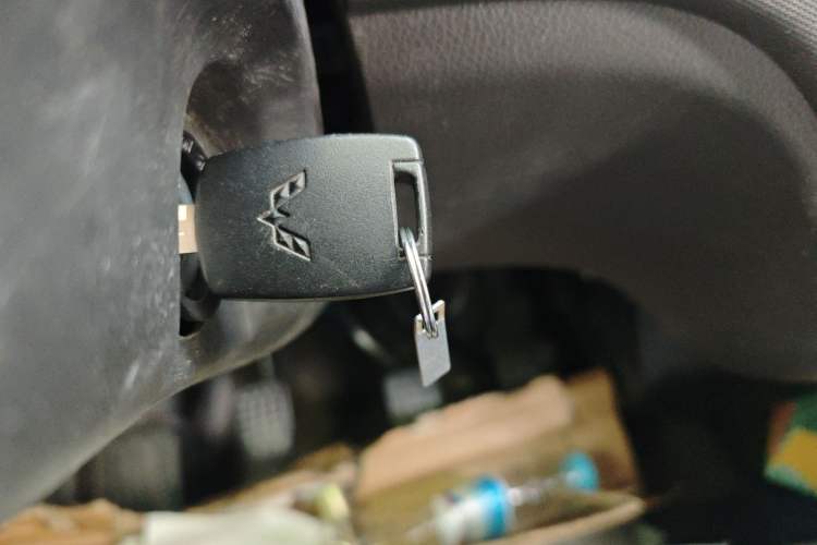 Used Wuling Rongguang S 2021 1.2L Base Model Window-Sealed 2-Seat LSI Car Vehicle Key