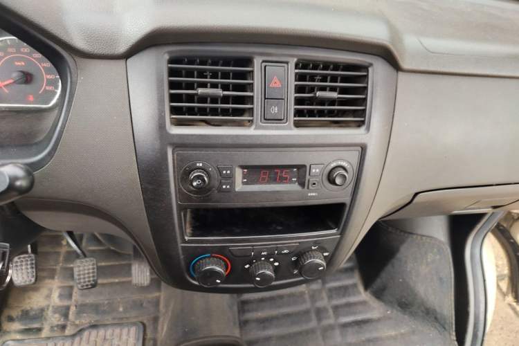 Used Wuling Rongguang S 2021 1.2L Base Model 5-Seater LSI Audio And AC Panel