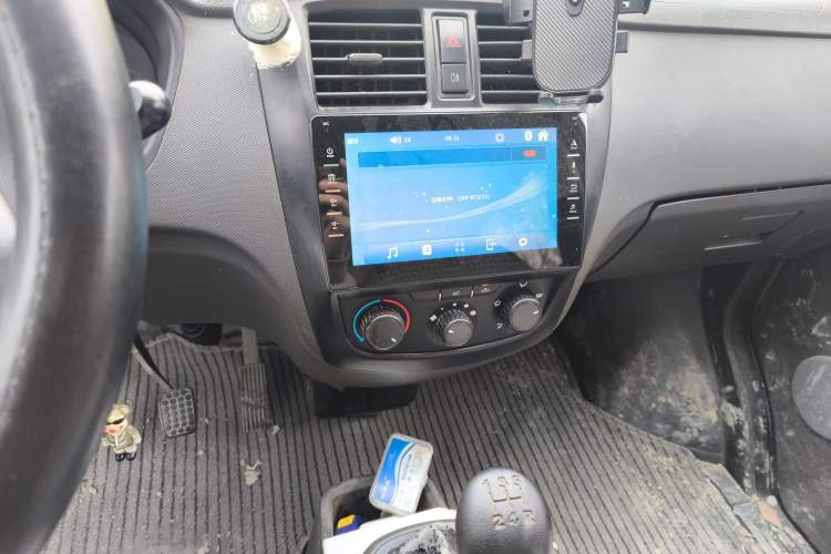 Used Wuling Rongguang S 2021 1.2L Base Model Window-Sealed 5-Seat LSI Car Audio And AC Panel