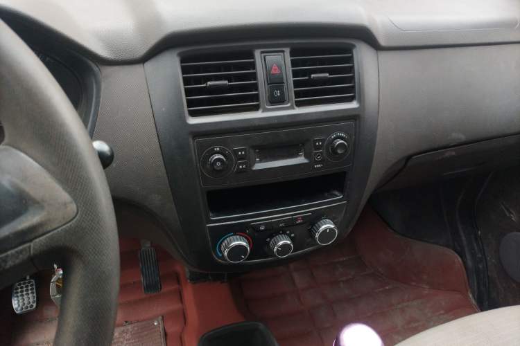Used Wuling Rongguang S 2021 1.2L Base Model Window-Sealed 2-Seat LSI Car Audio And AC Panel