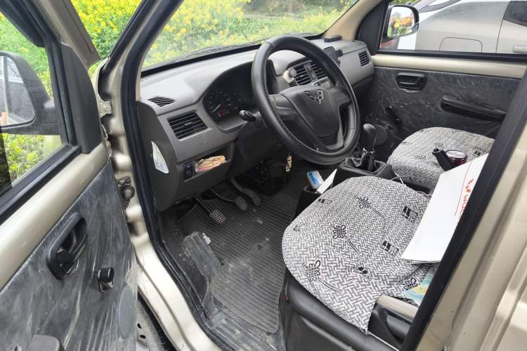 Used Wuling Rongguang S 2021 1.2L Base Model Window-Sealed 5-Seat LSI Car Driver Seat