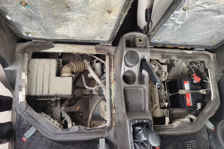 Used Wuling Rongguang S 2021 1.2L Base Model 7-Seater LSI Engine Bay
