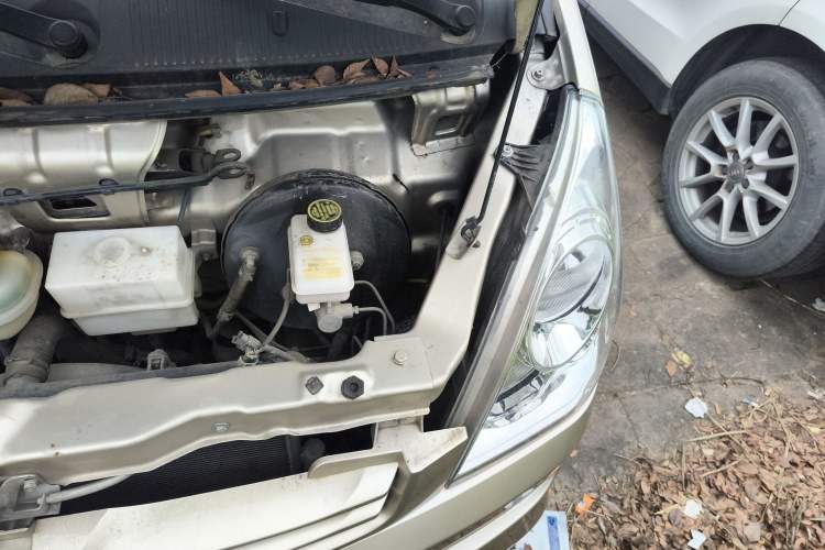 Used Wuling Rongguang S 2021 1.2L Base Model Window-Sealed 5-Seat LSI Car Engine Bay Left