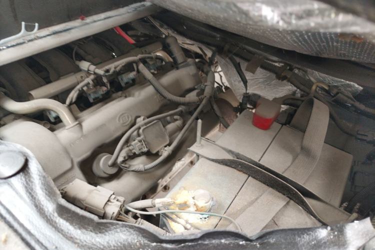 Used Wuling Rongguang S 2021 1.2L Base Model Window-Sealed 2-Seat LSI Car Engine Bay Left