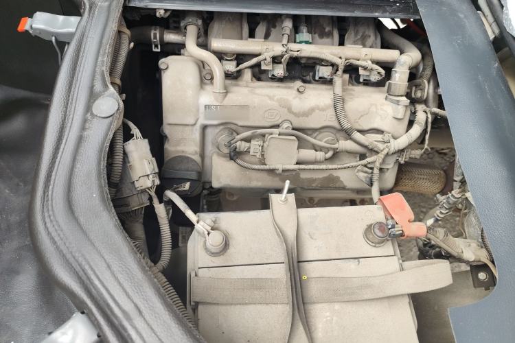 Used Wuling Rongguang S 2021 1.2L Base Model 7-Seater LSI Engine Bay