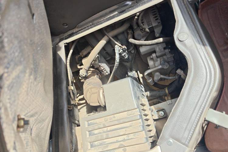 Used Wuling Rongguang S 2021 1.2L Base Model 7-Seater LSI Engine Bay Right